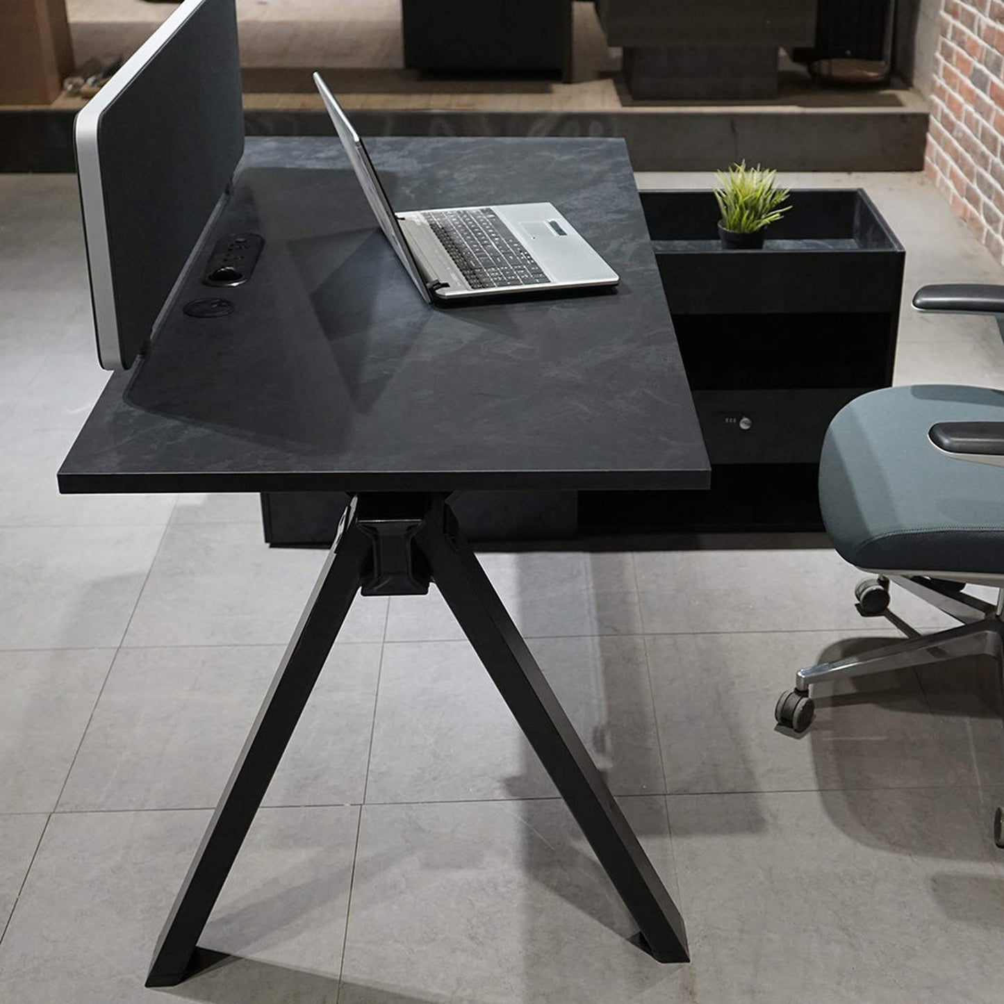 DOLAN Executive Desk Workstation 1.4 - 1.6m - Right Return - Black Concrete