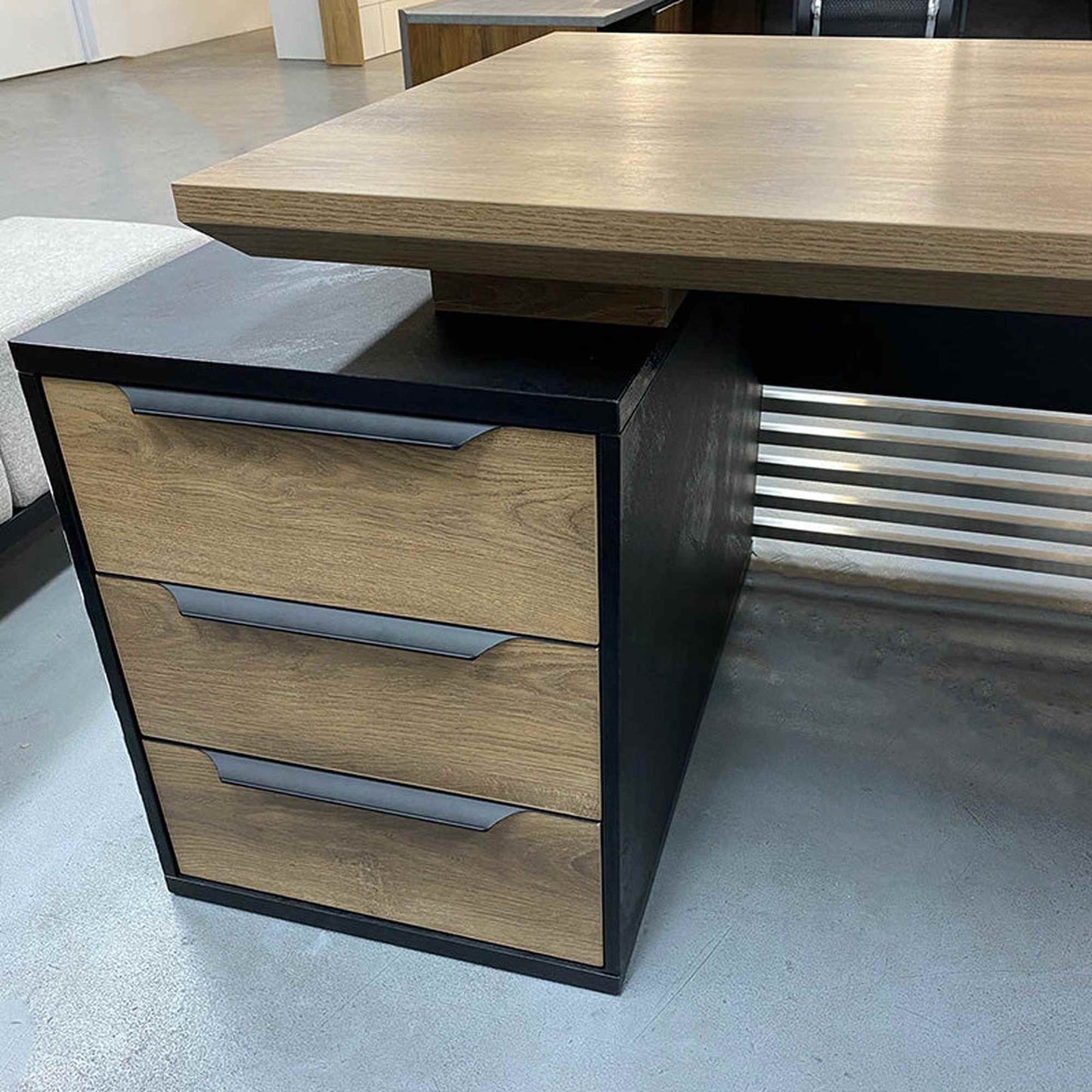 PHOENIX Executive Desk with Right Return 2.2M - Warm Oak & Black
